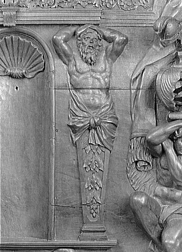 Reliquaire en forme de Mausolée de Saint-Maurice_4