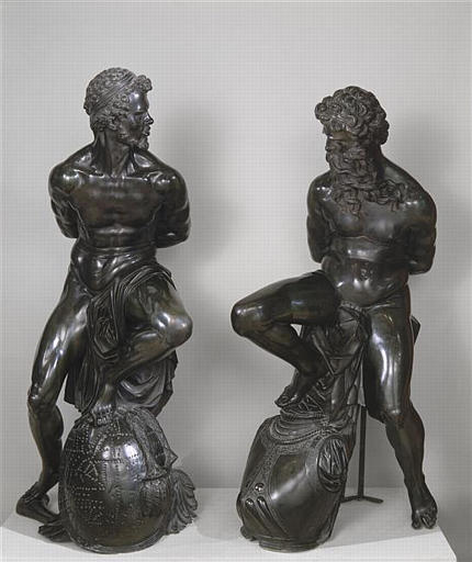 CAPTIFS PROVENANT DU DECOR DU PIEDESTAL DE LA STATUE EQUESTRE D'HENRI IV SUR LE PONT NEUF_0