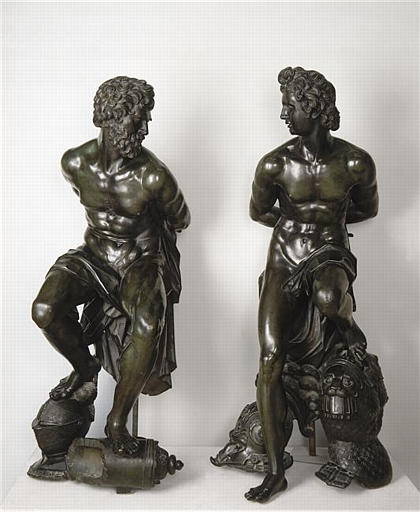 CAPTIFS PROVENANT DU DECOR DU PIEDESTAL DE LA STATUE EQUESTRE D'HENRI IV SUR LE PONT NEUF_1