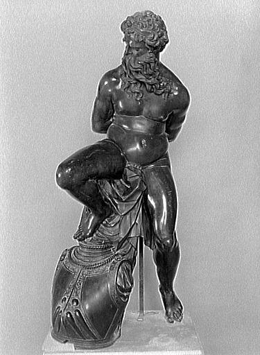 Captif enchaîné (âgé)_0