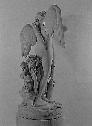L'amour qui se fait, avec les armes de Mars, un arc de la masse d'Hercule, dit aussi, L'Amour taillant son arc dans la massue d'Hercule_2