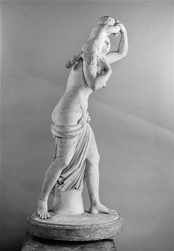 BACCHANTE PORTANT UN SATYRE ENFANT SUR L'EPAULE DROITE_1