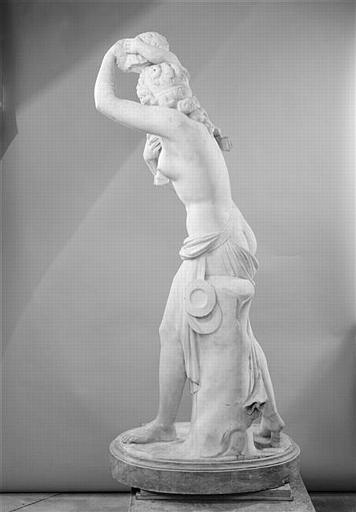 BACCHANTE PORTANT UN SATYRE ENFANT SUR L'EPAULE DROITE_2