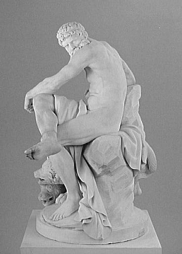 Pluton, dieu des Enfers, tenant Cerbère enchaîné_3
