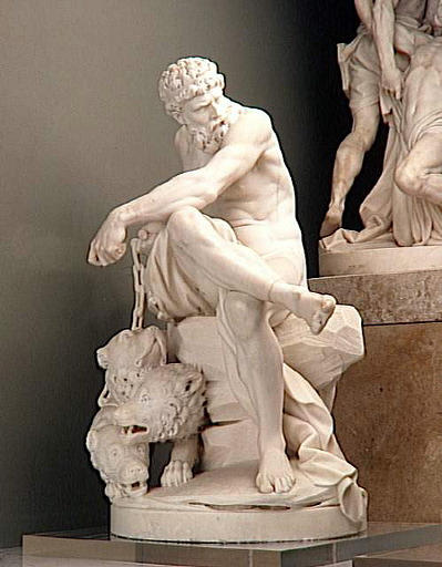 Pluton, dieu des Enfers, tenant Cerbère enchaîné_0