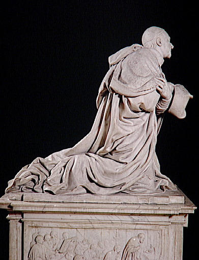 Cénotaphe du coeur du cardinal Pierre de Bérulle (château de Sérilly, près de Troyes, 1575-Paris, 1629), fondateur de la congrégation séculière de l'Oratoire (1611). Priant_3
