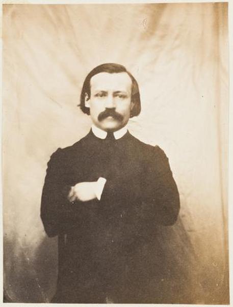 Paul Meurice, de face, les bras croisés_0