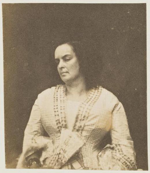 Madame Victor Hugo, un éventail à la main_0