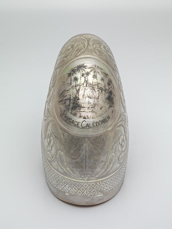Nautile sculpté (élément d'ensemble)_0