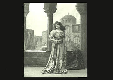 Sarah Bernhardt dans 'Gismonda'