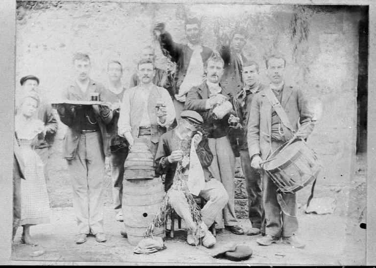 Vue d'un groupe de personnes.
