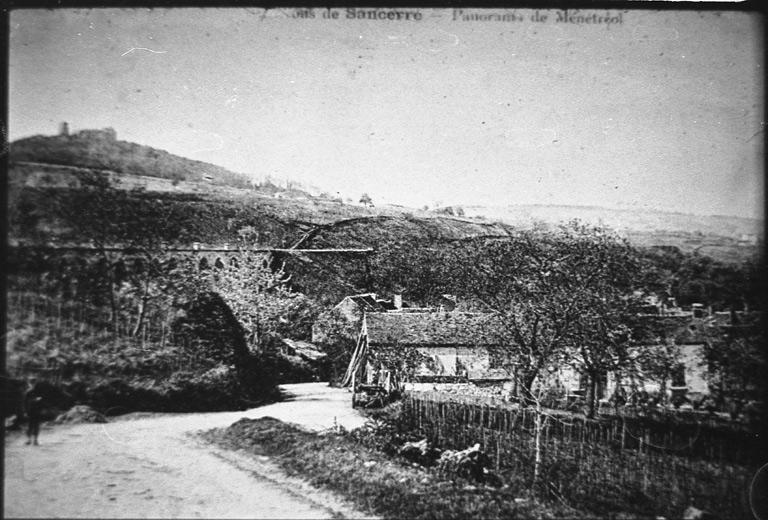 Panorama de Ménétréol, d'après une carte postale.