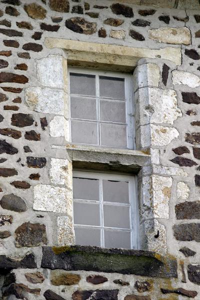 Ancien porche (bâtiment A) : façade nord, baie du 2e étage.