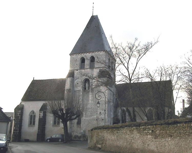 Façade latérale nord et clocher.