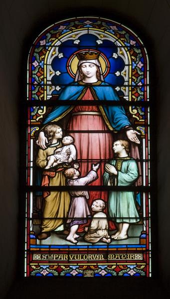 Verrière (baie 107) : sainte Mère des Enfants : vue d'ensemble.