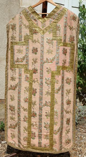 Ensemble chasuble, étole (ornement rose)