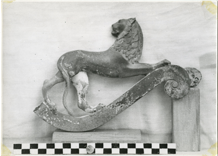 Cratère de Vix : lion en bronze, élément de l’anse