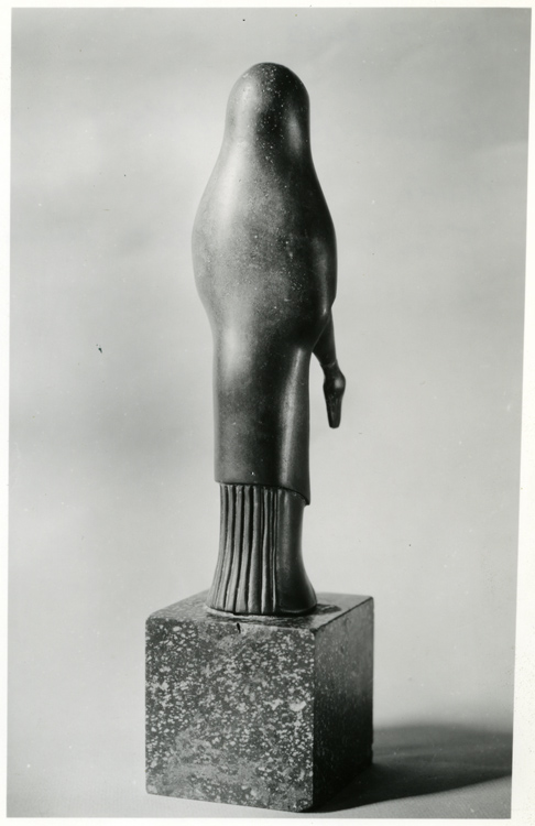 Cratère de Vix : statuette de femme ornant le couvercle, de dos