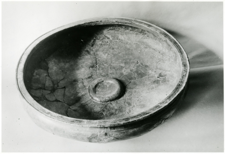 Coupe en bronze : intérieur