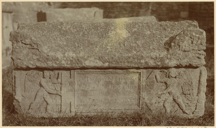 Sarcophage de Pompeia Diogenia