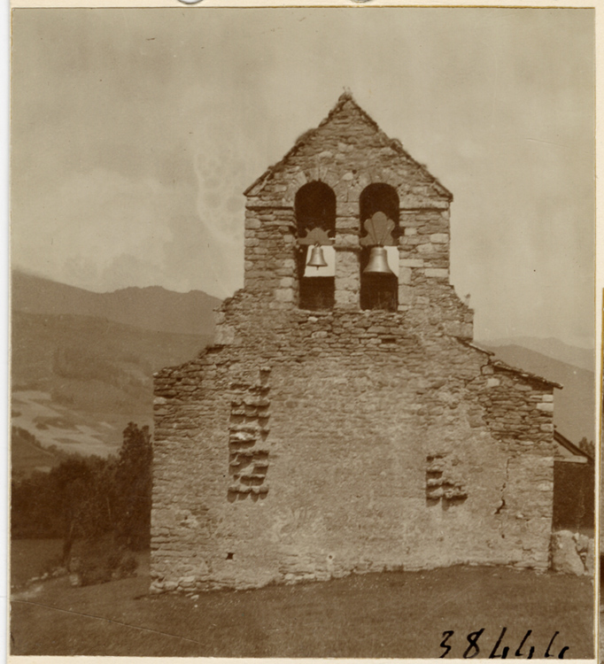 Vue de la chapelle Saint-Pé ou Saint-Tritous de Garin - © Ministère de la Culture (France), Médiathèque du patrimoine et de la photographie, diffusion GrandPalaisRmn Photo