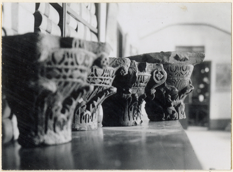 Chapiteaux sculptés - © Ministère de la Culture (France), Médiathèque du patrimoine et de la photographie, diffusion GrandPalaisRmn Photo
