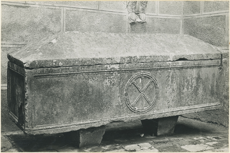 Sarcophage dit de la sainte Tombe - © Ministère de la Culture (France), Médiathèque du patrimoine et de la photographie, diffusion GrandPalaisRmn Photo