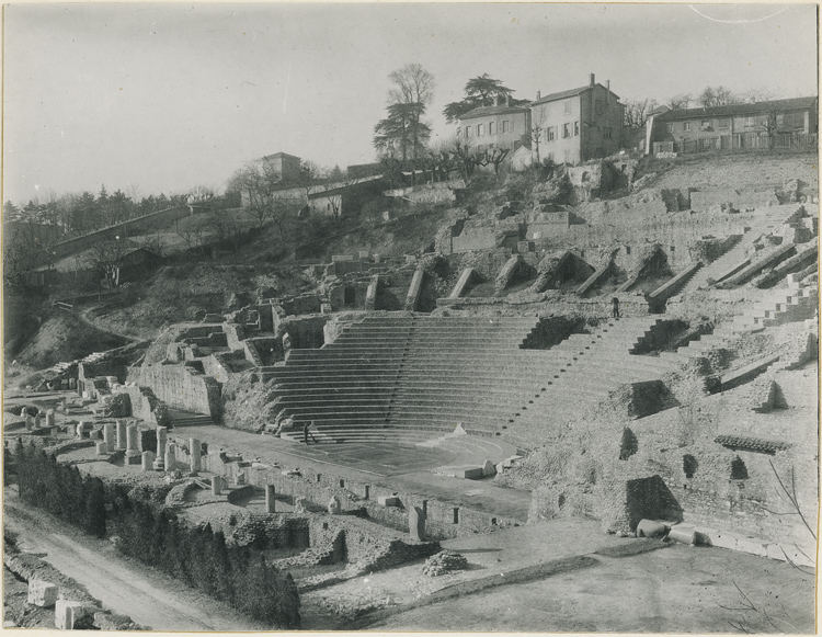 Vue générale du théâtre après restauration