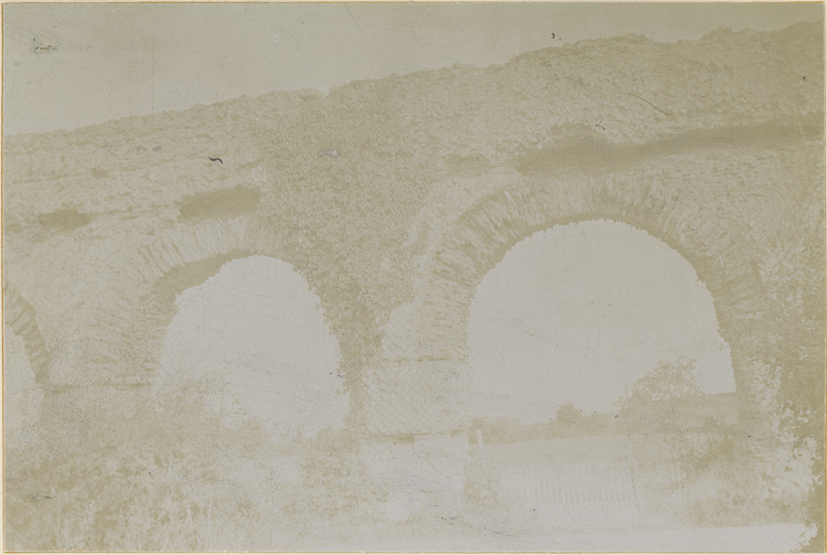 Vue des arches de l’aqueduc