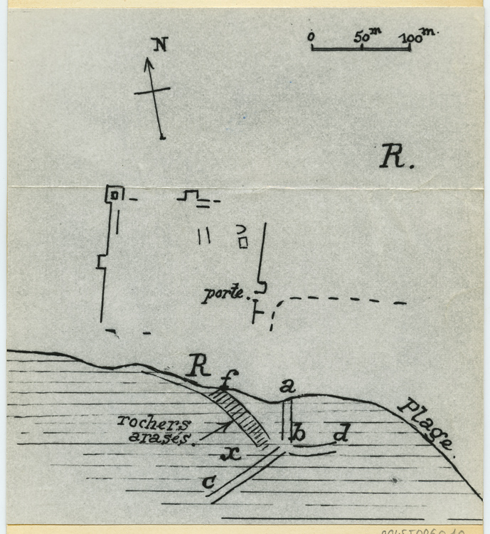 Plan du port d’Olbia avec, en R, les ruines romaines ; en F, les thermes ; En a, b, c, d, la jetée ; En x des blocs de marbre