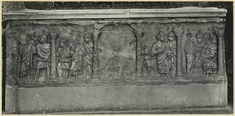 Sarcophage chrétien dit tombeau de sainte Madeleine