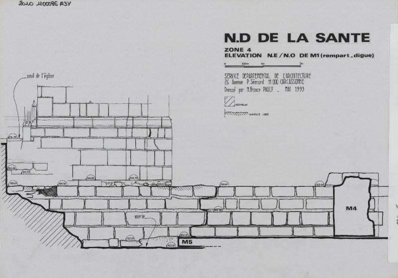 Fouilles jouxtant l'édifice ; rempart digue ; élévations nord-est et nord-ouest zone 4.