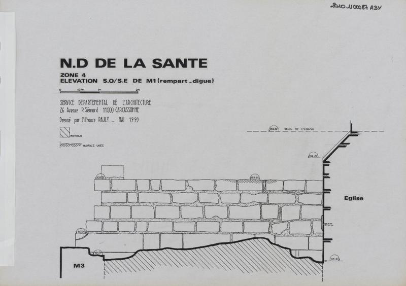 Fouilles jouxtant l'édifice ; rempart digue élévation sud-ouest et sud-est ; zone 4.