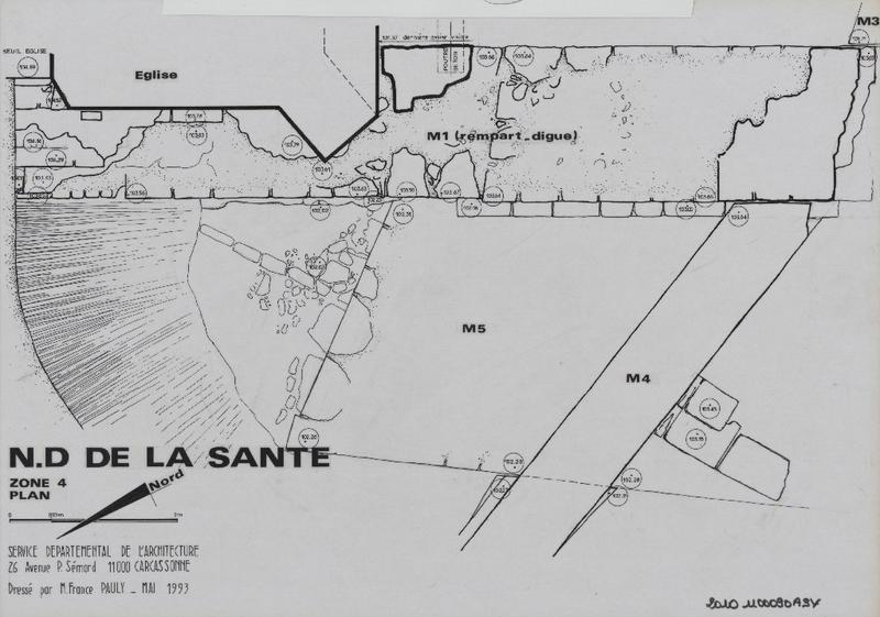 Fouilles jouxtant l'édifice ; plan ; rempart digue ; zone 4.