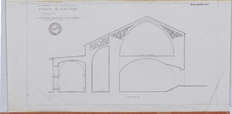 Coupe sur le cloître et la salle des convers.