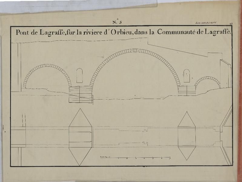 Façade et plan anciens.