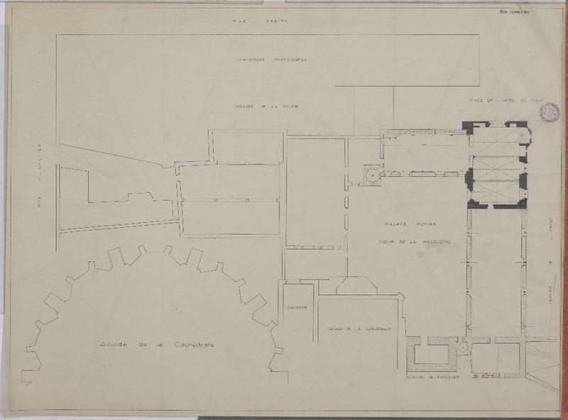 Plan des bâtiments autour de la cour de la madeleine.