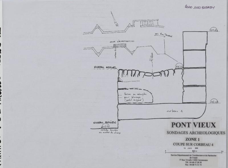 Parapet sud ; zone archéologique 1 ; coupe sur corbeau.