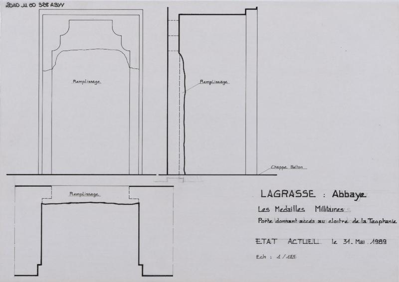 Porte d'accès du cloître ; état actuel ; coupes