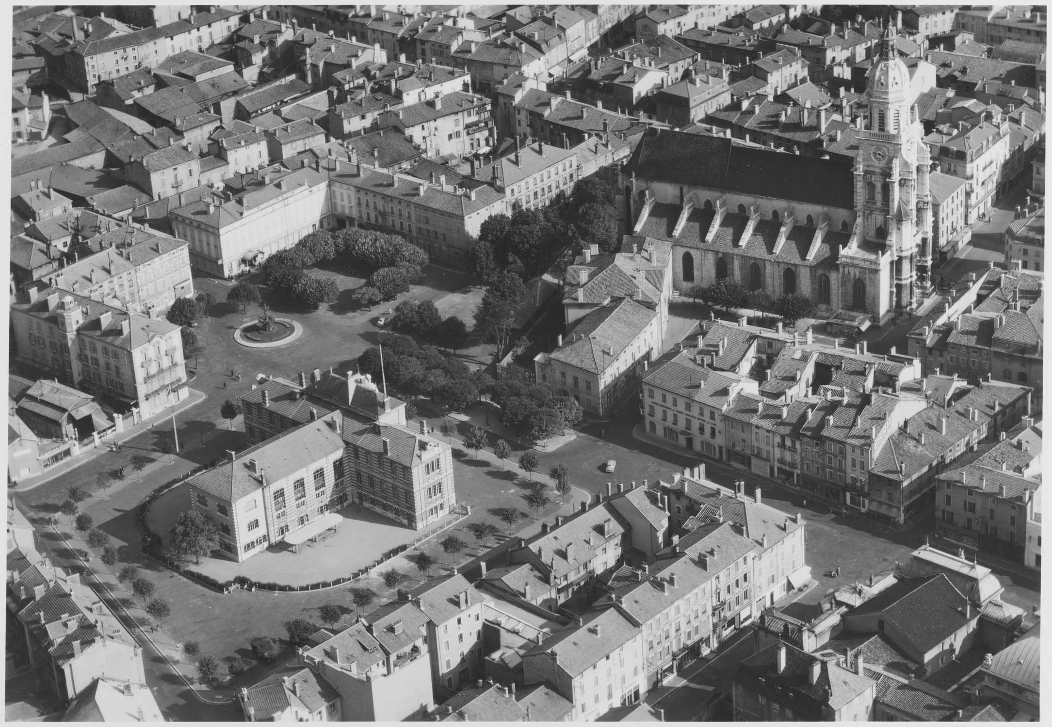 La ville et l’église