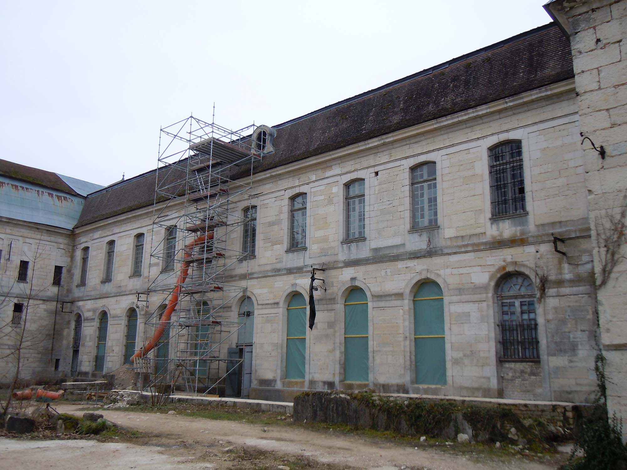 Ancien réfectoire, façade nord de la chapelle réfectoire