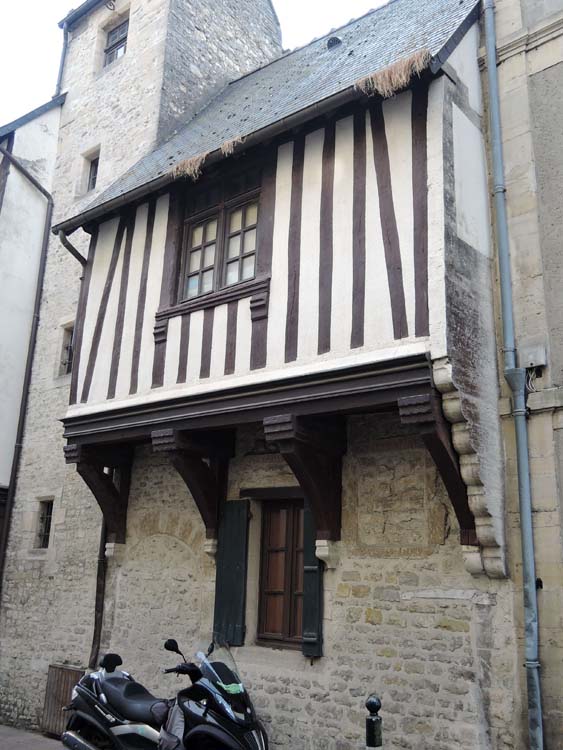 Élévation sur rue, vue rapprochée