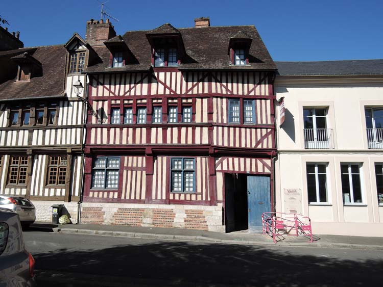 Élévation sur rue, vue rapprochée