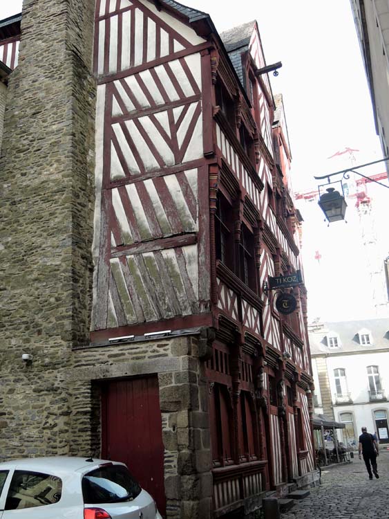 Élévation latérale sur rue