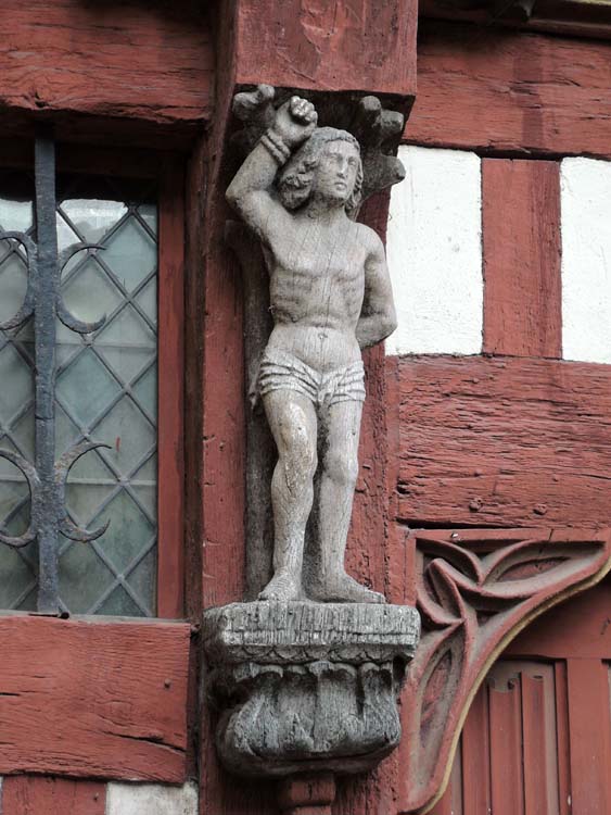 Sculpture du martyre de saint Sébastien, personnage de saint Sébastien