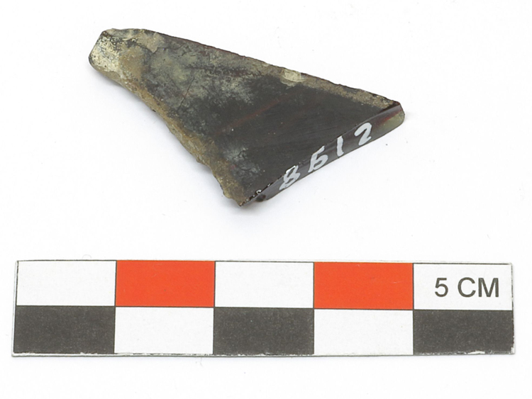 Fragment de vitrail : verre rouge