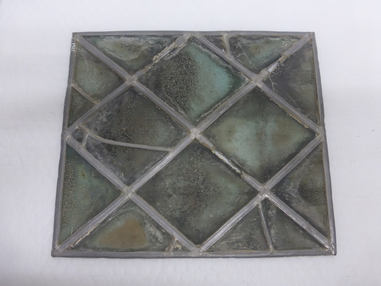 Fragments de grisaille avec le tracé à l'argile du chef d'atelier