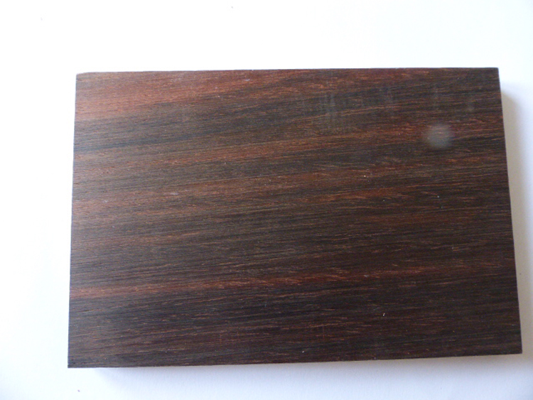 Échantillon de bois : ébène