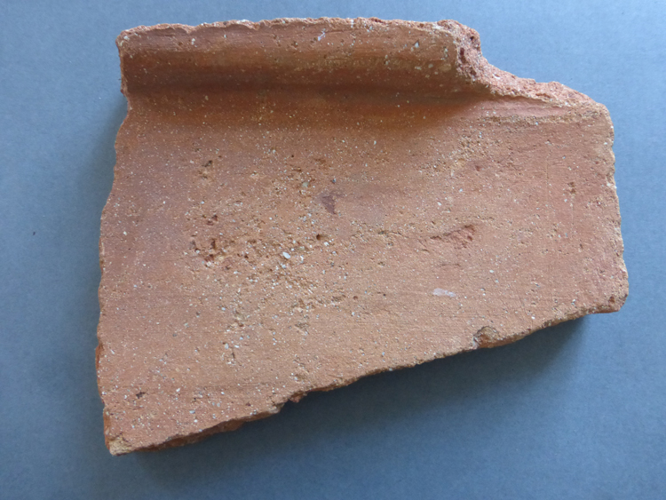 Fragment de tuile romaine d’époque gallo-romaine, tegula