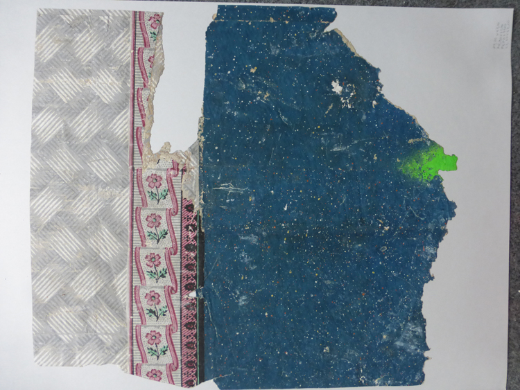 Papier peint à motifs répétitifs d’osier tressé et bordure imitant un ruban avec fleur et papier rocher